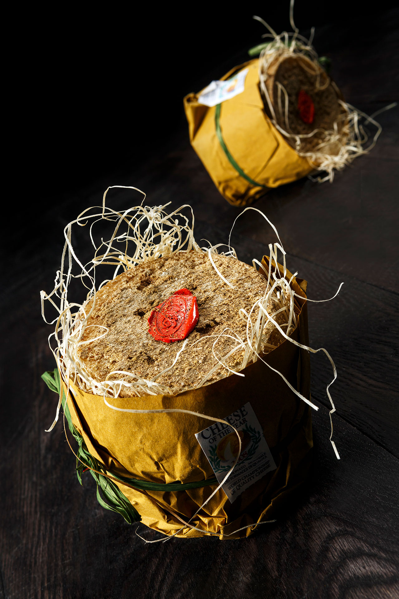 Formaggi premium italiani ed europei fotografati per comunicazione aziendale e marketing food B2B.